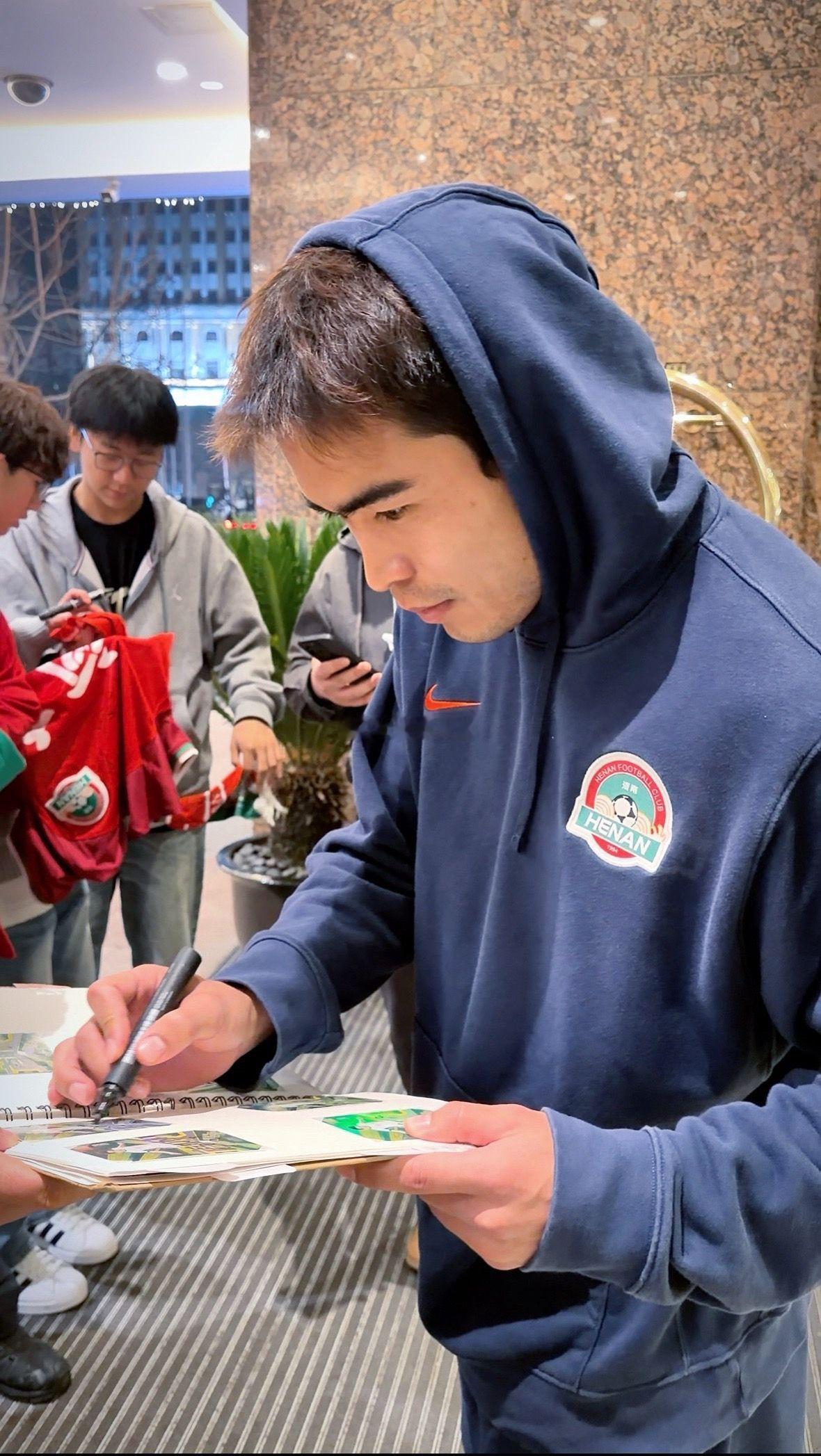 北京国安大连英博vs河南队 河南队将在今晚在梭鱼湾迎战近来势头不错的大连英博队，