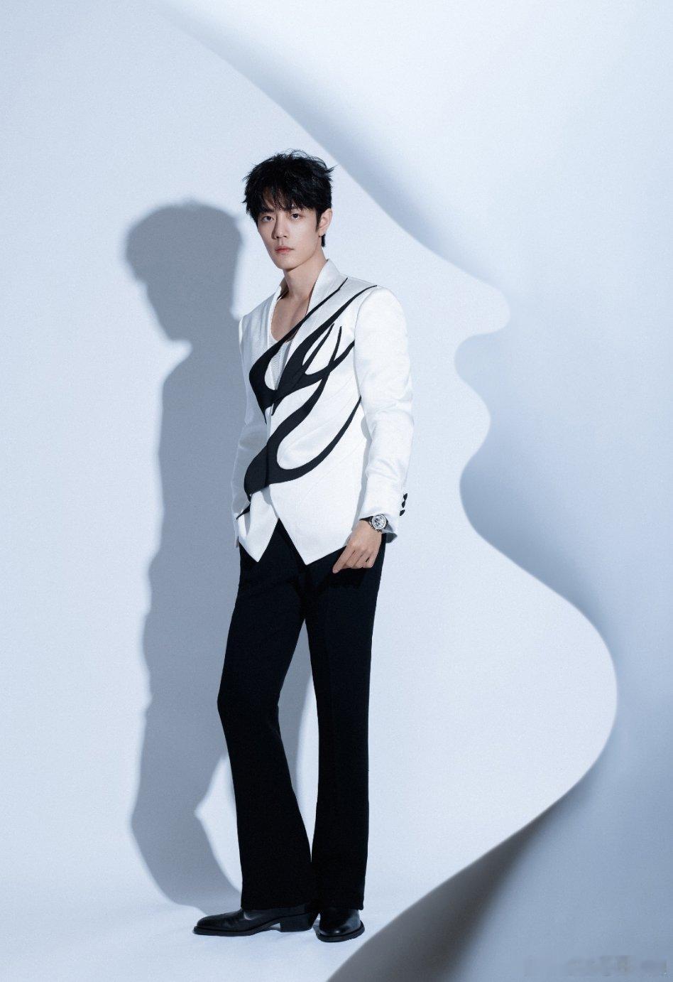 肖战超话签到破百万，这流量非常顶吧