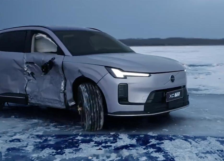 沃尔沃总裁硬刚绝望冰壶 大号冰壶和汽车的碰撞测试还真没见过，沃尔沃应景了啊，当下