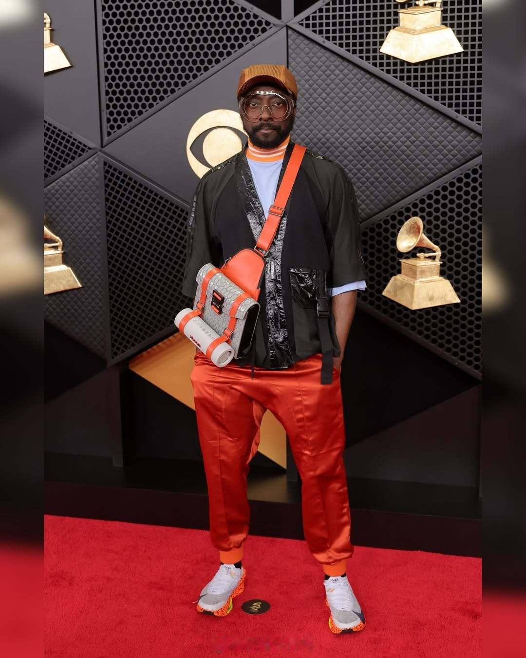 will.i.am 在格莱美奖红毯上穿着耐克 Nike Alphafly 3。当