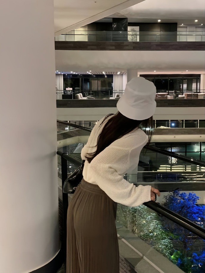 妈妈说：真正爱你的人,是先低头等你情绪稳定了,再教你人情世故 ​​​