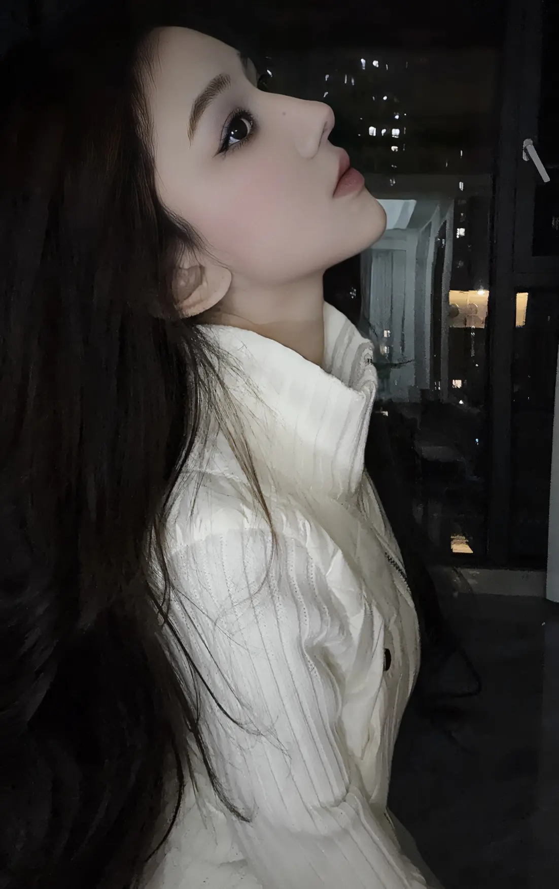 我对生活只有恨，没有爱，爱被我恨死了。