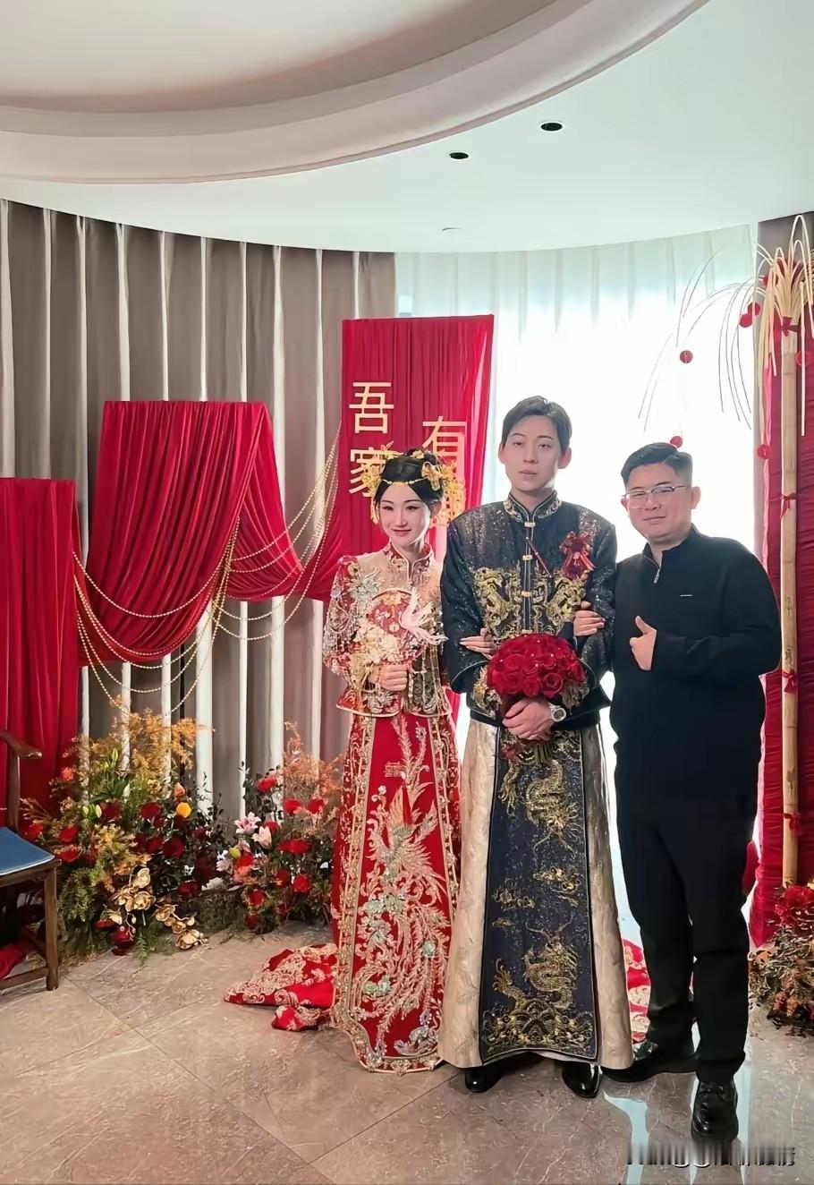 红的樱桃，绿了芭蕉……这耳熟能详的歌词，就是陈雪凝创作的！

本以为她是个三十多