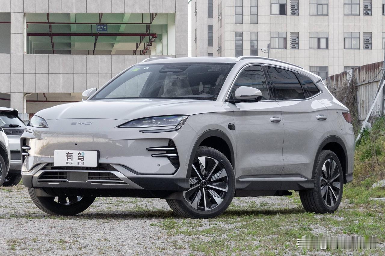 2025中国汽车出口前十强出炉！第一名卖了24万多辆，最低只要5.99万
第一名