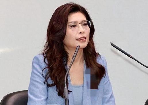 郑丽文临行前唐湘龙紧急警示，赖清德对立论调遭现实重击
 
郑丽文即将踏上访陆行程