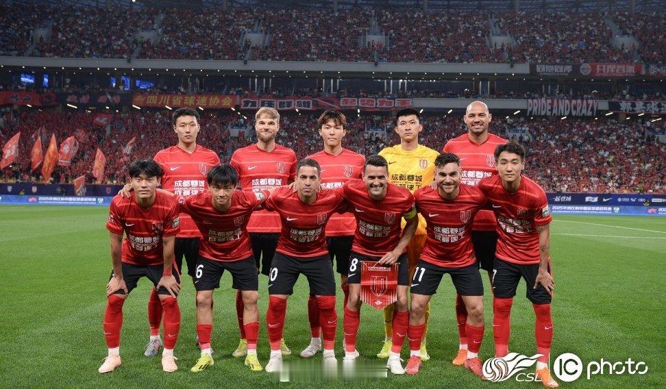 客场3:0战胜山东泰山客场3:1战胜上海海港主场1:0战胜上海申花现在的成都蓉城