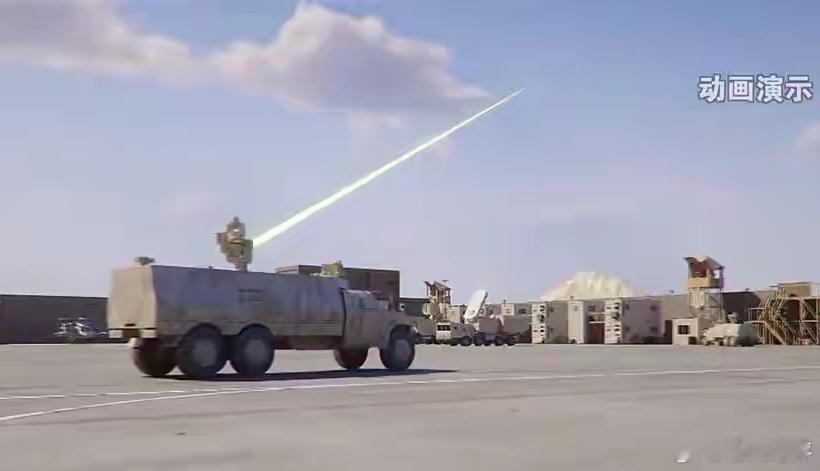 中国激光武器成双出击，专治低空威胁！近日，央视官宣中国光箭系列两款激光防空系统，