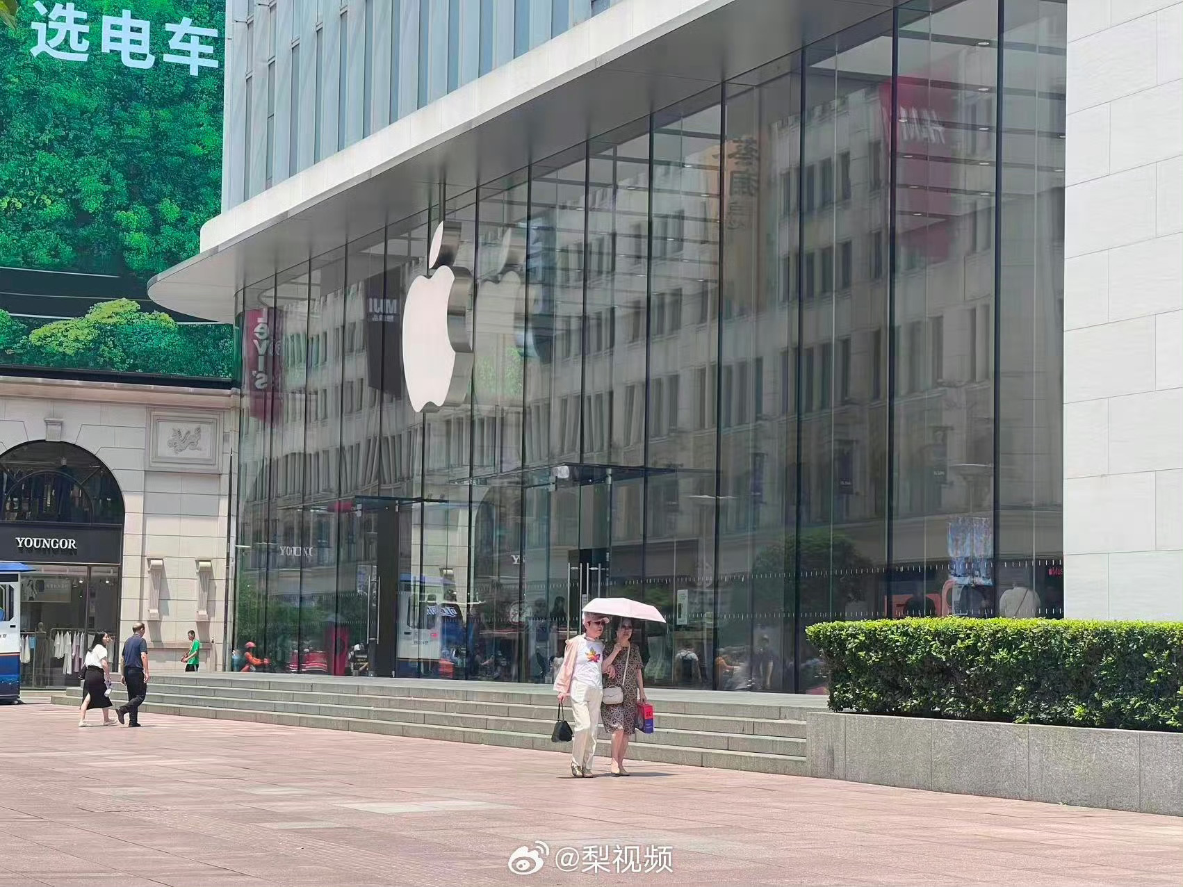 他们不知道吗？看来苹果真的没有预警啊，直接开涨了苹果店员也被涨价整懵了苹果店员也