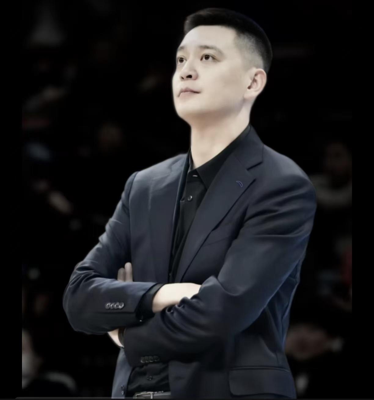 杨鸣看的很通透！昨天晚上解说北京和北控的这场比赛，他说这个赛季所有外援大调整的球