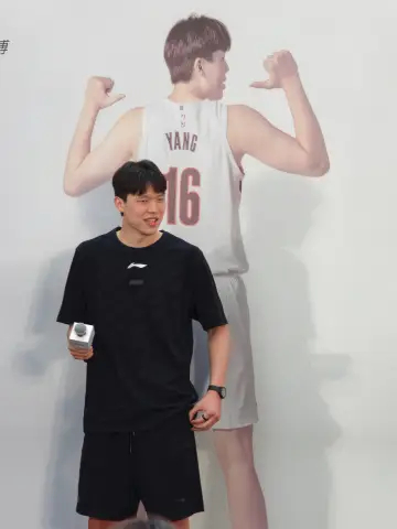 成功男孩的身后是自己🏀杨瀚森小时候外号大头杨瀚森北京见面会