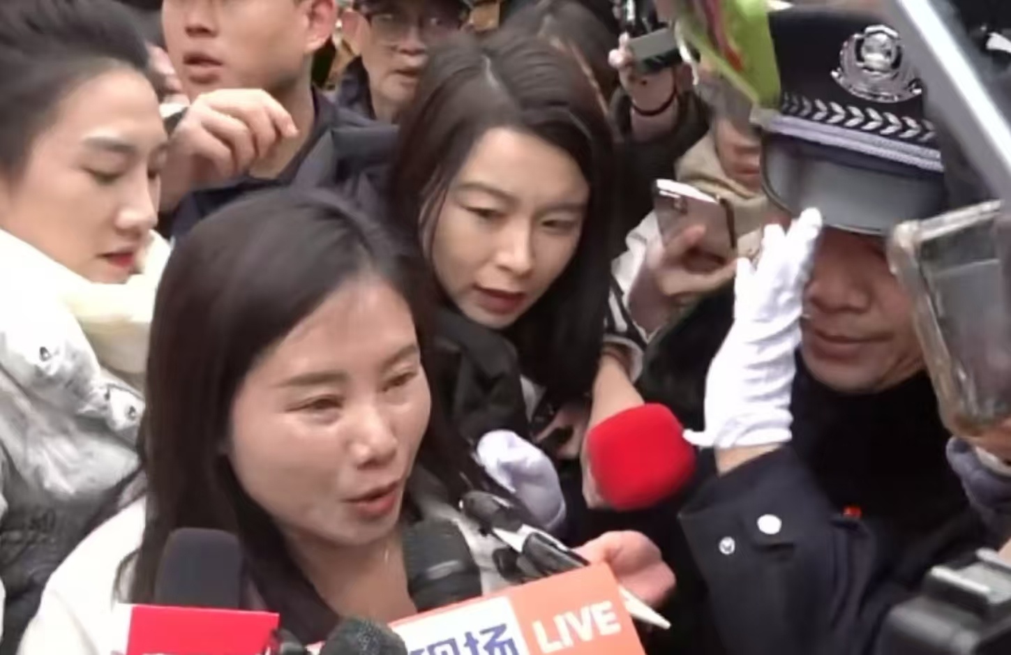 【 杨妞花称这是最后一战 】 余华英重审二审死刑 今天（12月19日）上午，备受