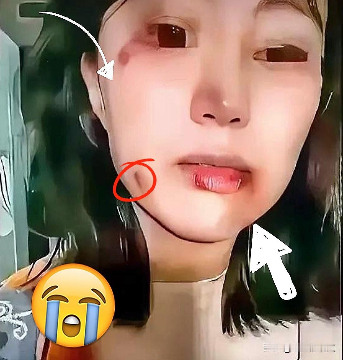 这几天那个“杀鱼不买”的事儿还没翻篇，我越想越觉得心里憋得慌。

女的在那指挥半