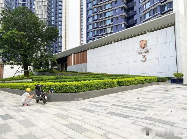开发商破产，半岛城邦三期海景房低价拍卖……

半岛城邦三期是半岛城邦系列最好的一