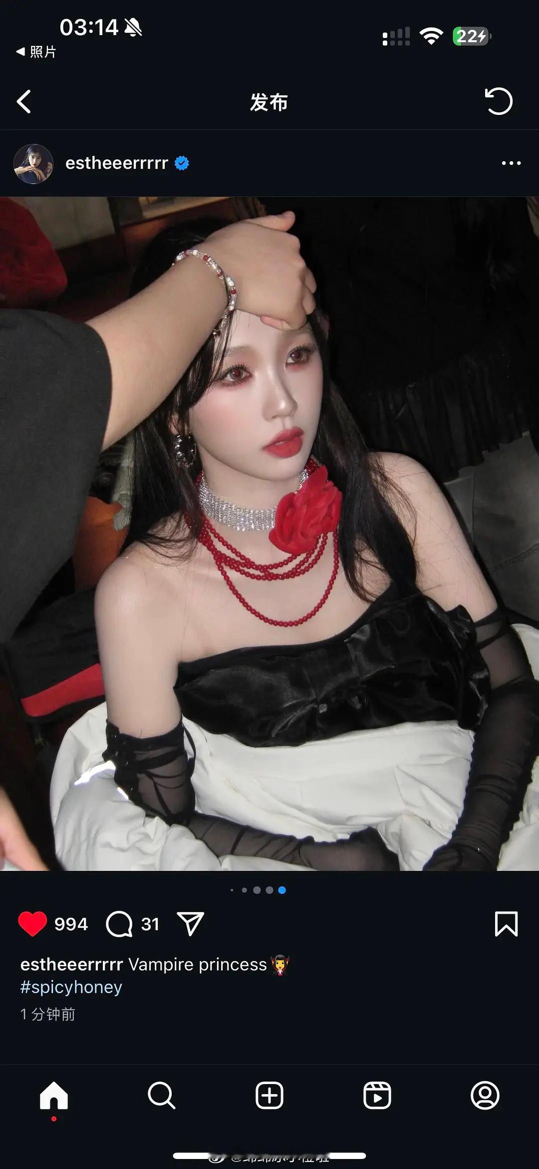 虞书欣ins更新🈶️这套好美！好有自己的风格！[抓狂][舔屏][舔屏][舔屏]