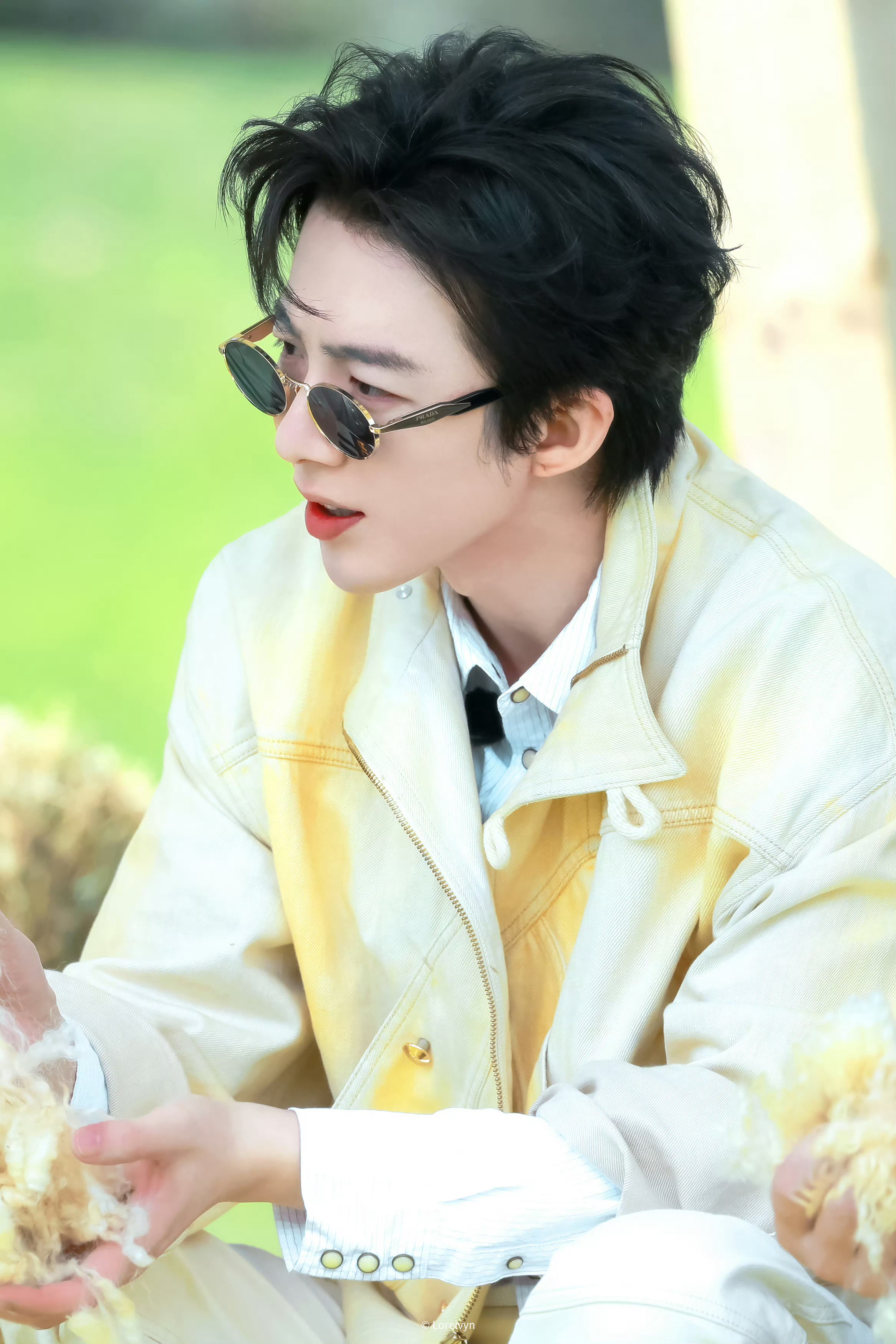 山野有风，少年自在，乖乖变成可爱脏脏包啦。刘宇宁开始推理吧 ‖刘宇宁上好佳品牌代