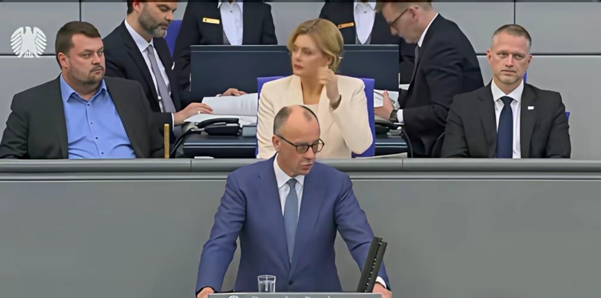 默茨说大实话：“欧盟人口比美国多1亿，我们不想再廉价出卖自己”。 