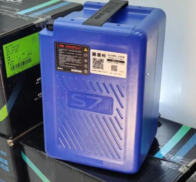 星恒全新大单体锂电池上市！电摩续航破百，安全耐用双在线

最近星恒新推出的大单体