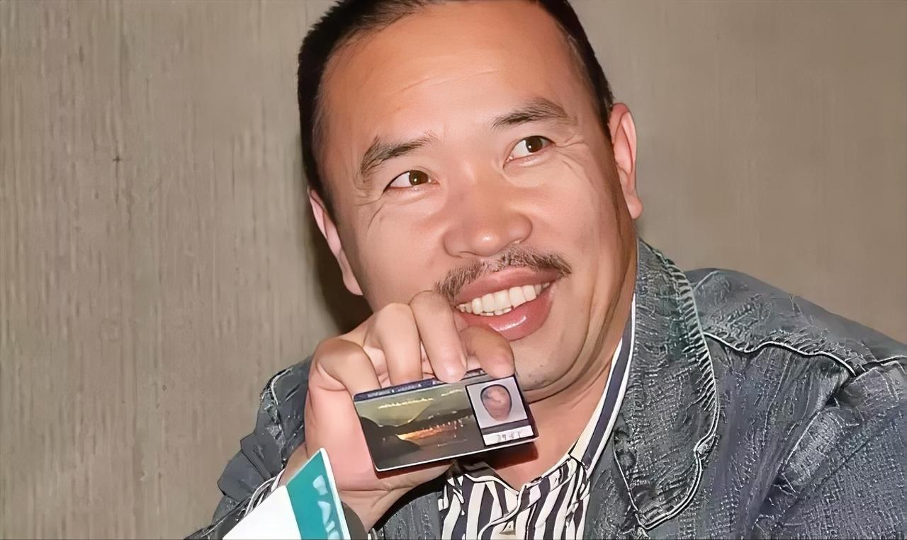 1999年，专案组抓捕赖昌星，没想到有人做内鬼通知赖昌星逃到加拿大，经排查，这个