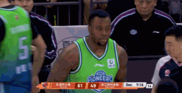 战旧主很猛！赖俊豪7中4拿下17分7板3助1帽 首节独得11分中国篮球