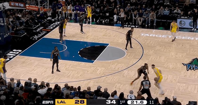 状态依旧！东皇两人可以安心休息了！
在今天NAB常规赛湖人对阵森林狼的第一节比赛