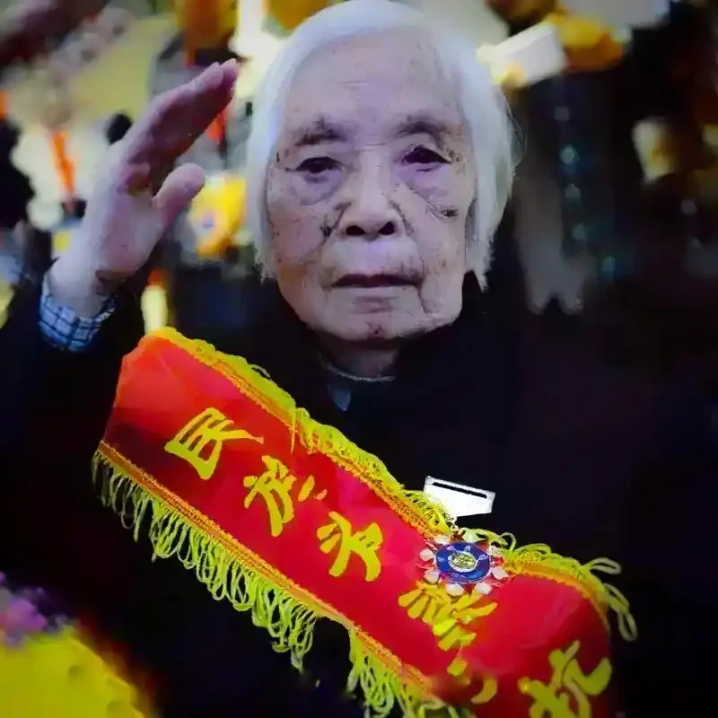 她是唯一一个活着走出野人山的远征军女兵！