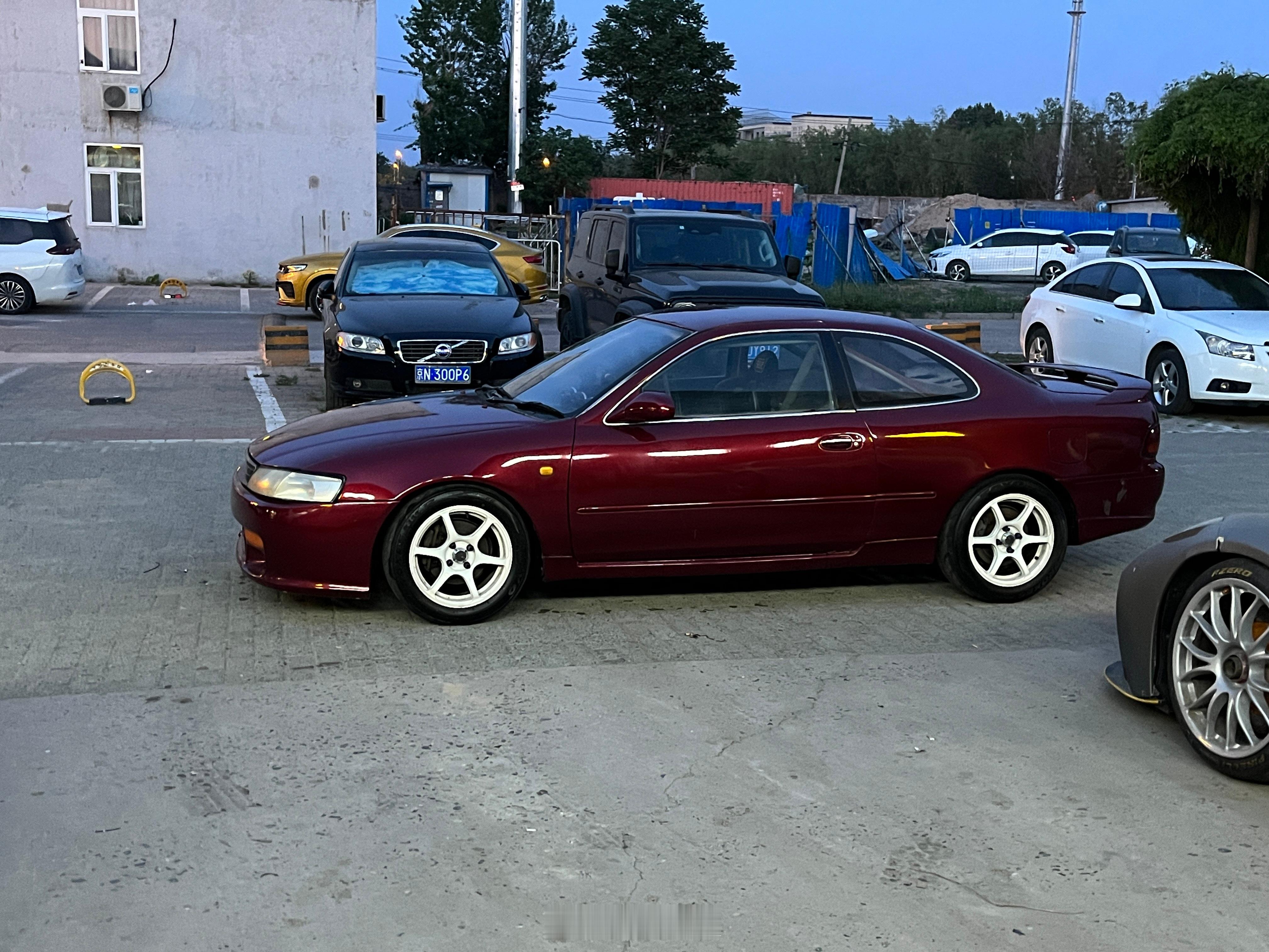 Levin好久没开了，弄出来今天跑跑赛道日，车弄好就来没洗这么干净过 ​​​