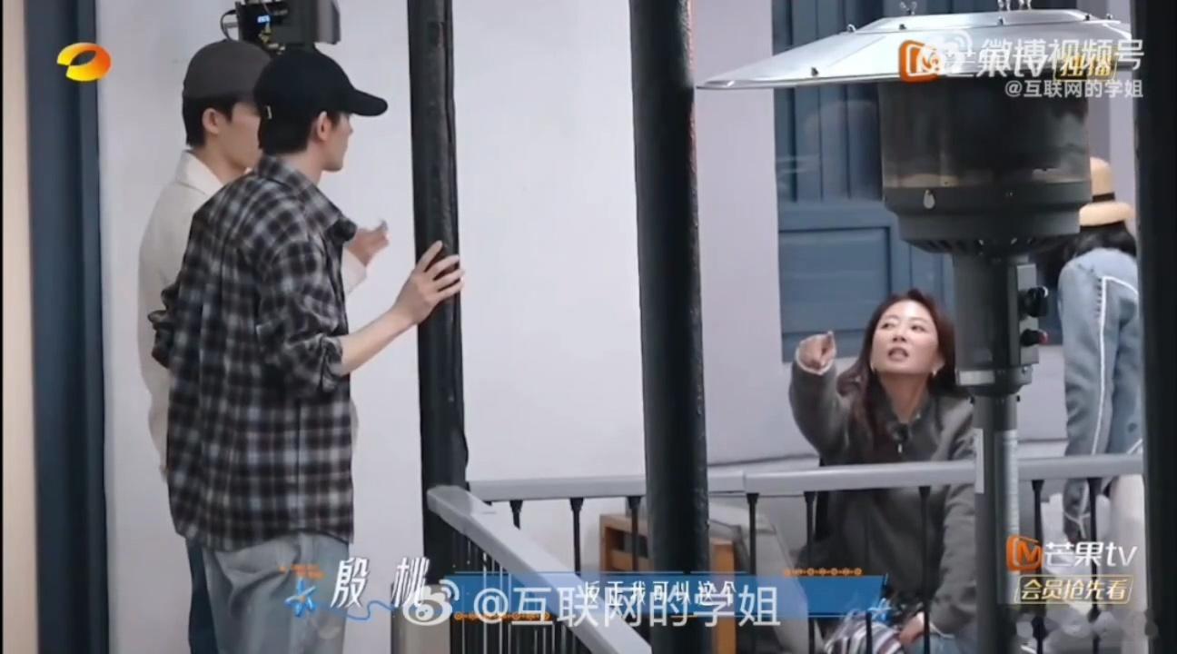邓为为什么要道歉花儿与少年他每一次说对不起，我都想冲进屏幕里摇他肩膀：你清醒一点