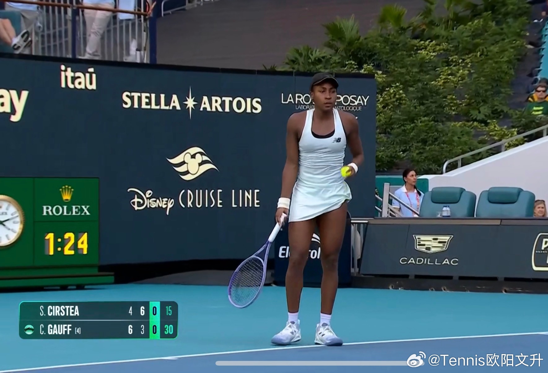 决胜盘了还要再等一会郑钦文下轮对手是萨巴伦卡