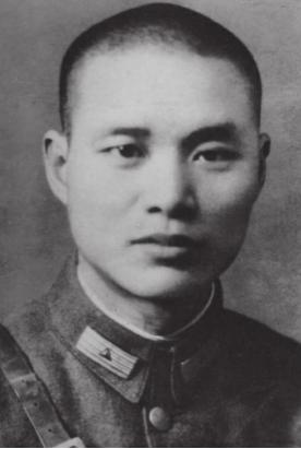  
沈醉曾是蒋介石手下的一名大将，在蒋家王朝覆灭后，被党改造30年，才去香港与前