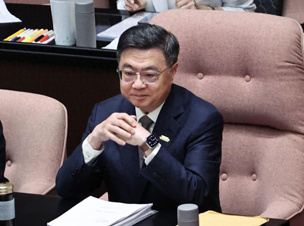 没真相、没道歉、没下台，“三无负责人”卓荣泰被喊下台

台湾致癌油品风暴延烧，台