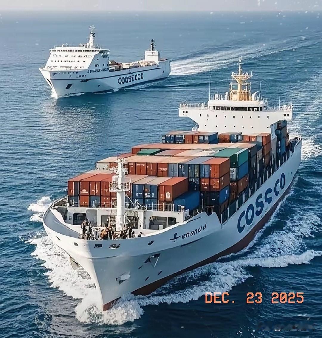 美军的“海盗旗”，这次直接撞上了钢铁墙！就在刚刚，美国海岸警卫队的突击艇，试图强