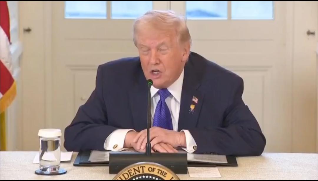 新闻快讯——特朗普再次威胁伊朗：“我要对伊朗领导人说，你们最好别开第一枪，因为我