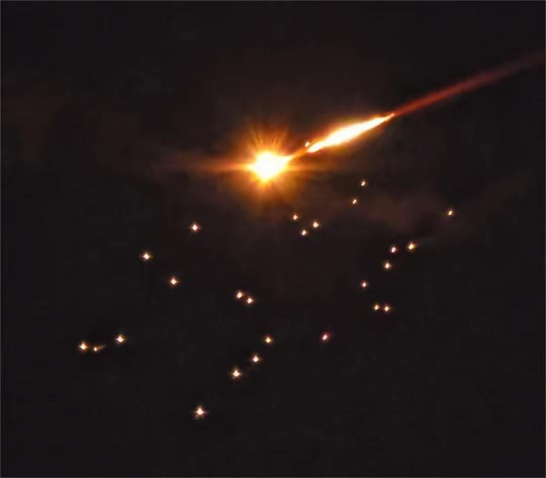 伊朗的新导弹来了，一枚战斗部重达一吨重的导弹让以色列损失惨重！

这枚导弹装有集