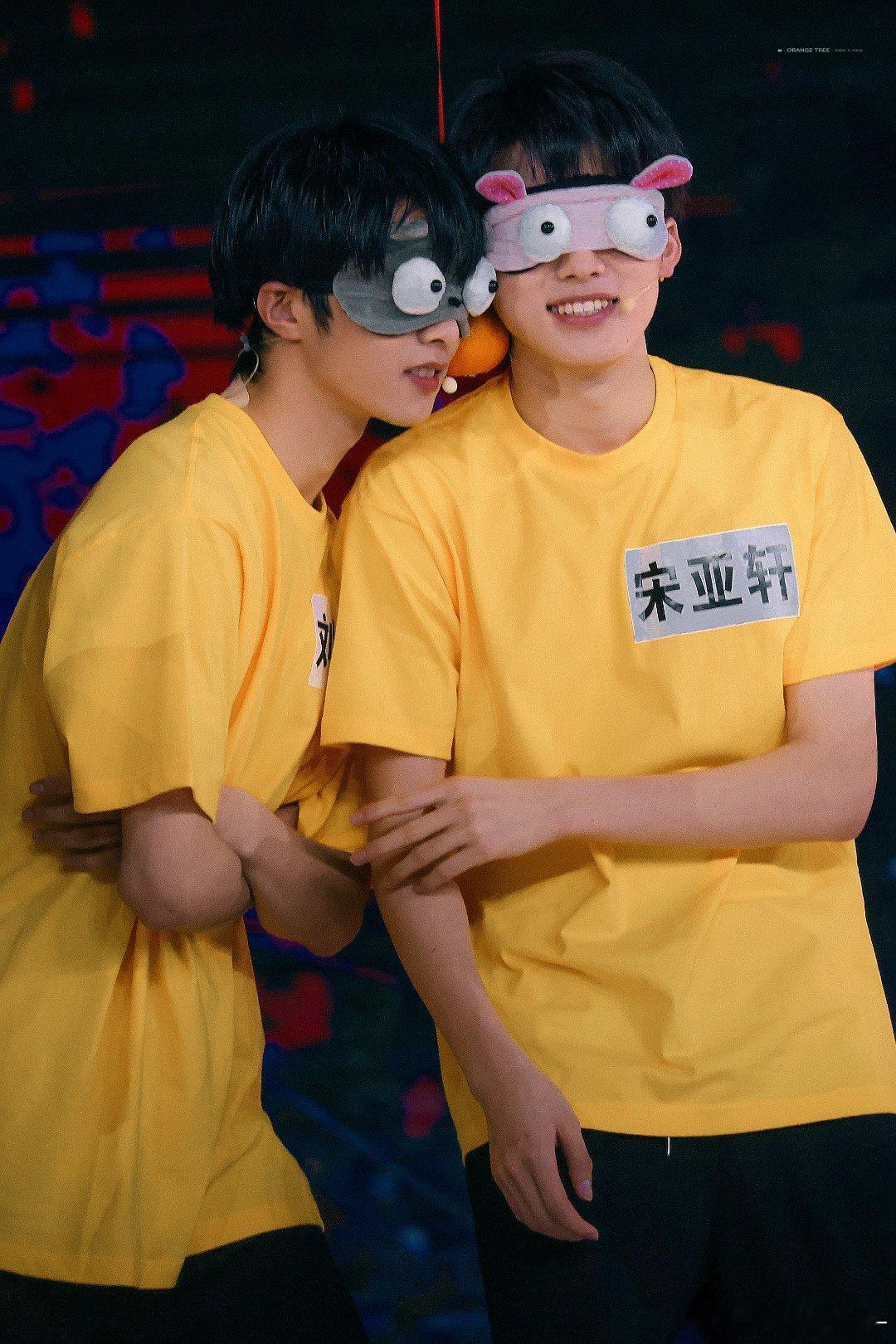 文轩 🐺文轩 爱永不落幕 🐟文轩 一起长大的约定 “你是来看我做饭的还是来看