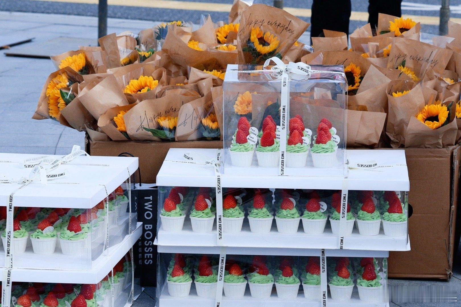 李昀锐跨年逆应援粉丝李昀锐浙江跨年逆应援粉丝李昀锐跨年逆应援粉丝，爱了爱了，