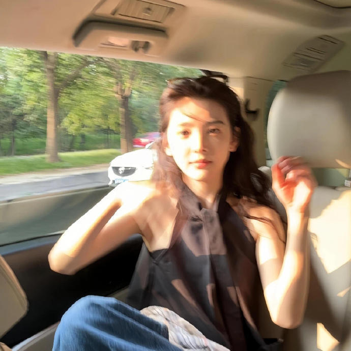 生命力才是章若楠最好的滤镜 