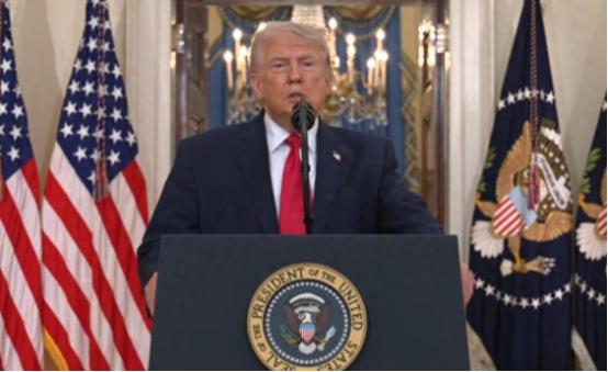 笑不活了！特朗普为了逼对方服软签字，直接放话要连着炸三周，口气狂得没边儿，可实际