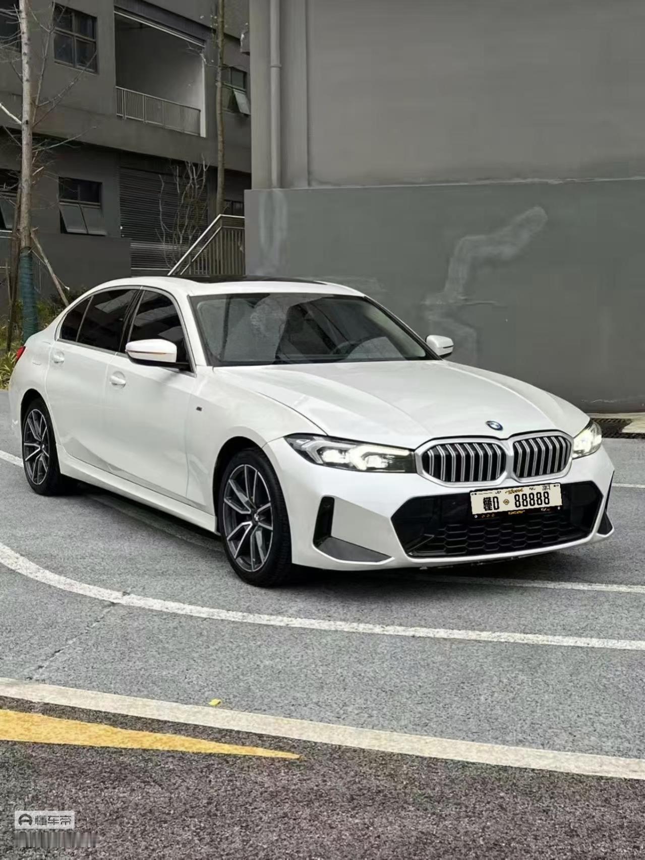 我认为豪华品牌养车贵这种固有印象其实是不对的，养一辆宝马3系根本就没那么贵，说“