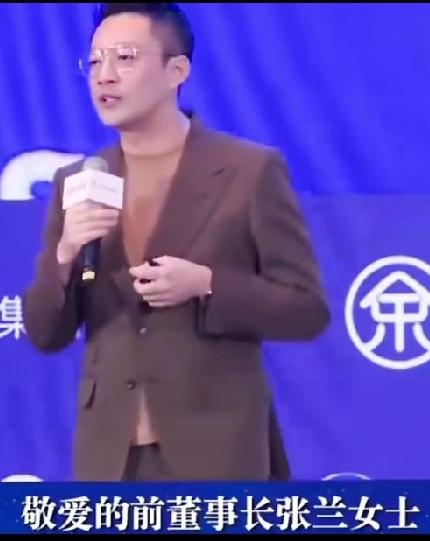 汪小菲深情致谢母亲张兰:
是我主动邀请她为麻六记助力！她是非常有活力的一个人，看