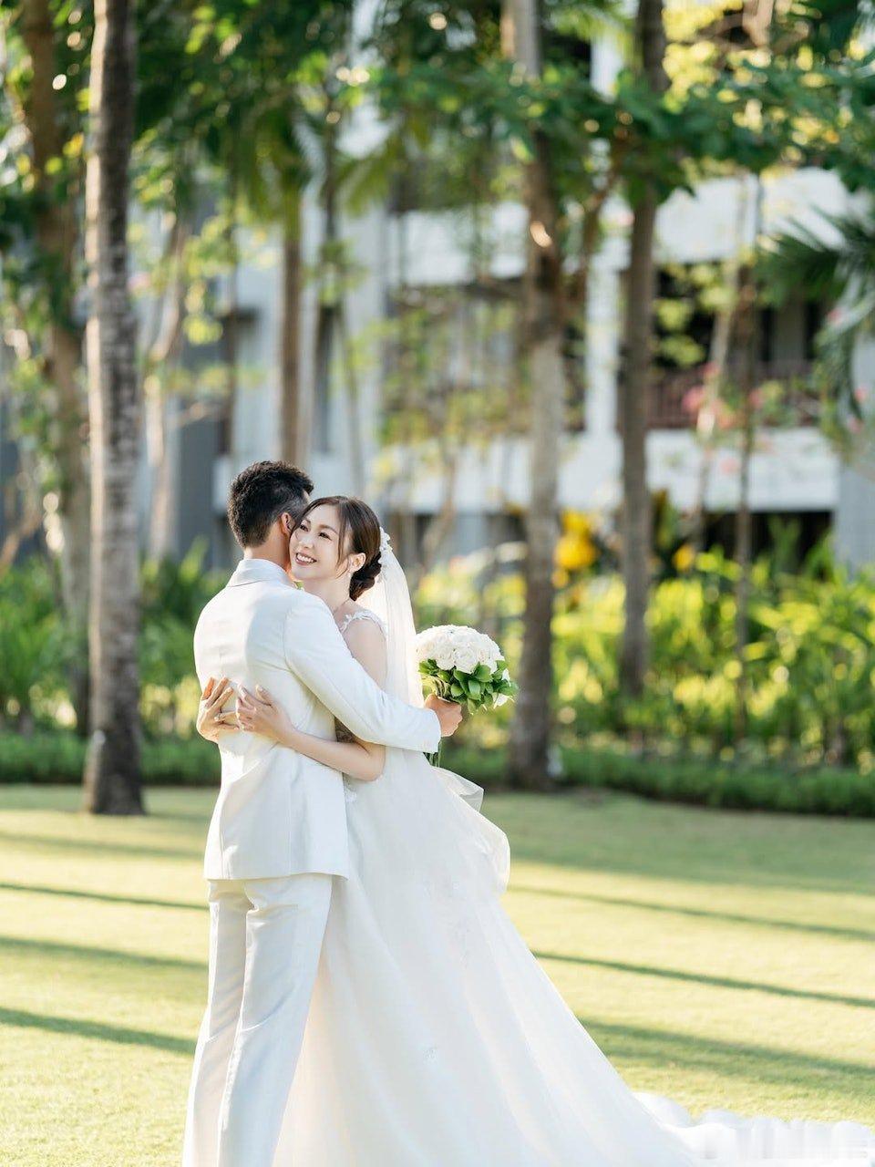 庄思敏婚纱照 ​​​