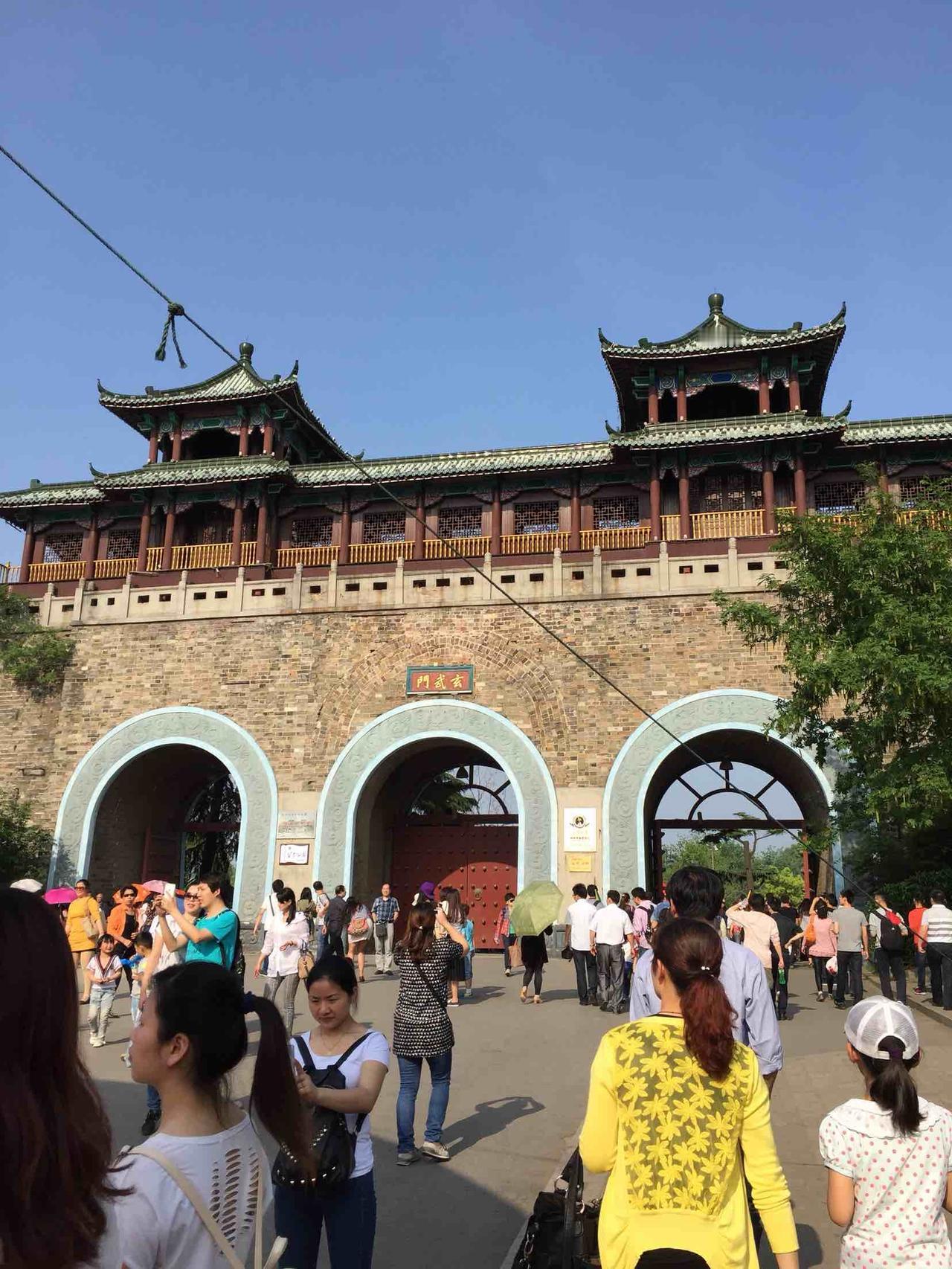 我是北京人，去了一趟南京，不吹不黑，南京比网上评价的还要好！

说实话，去之前心