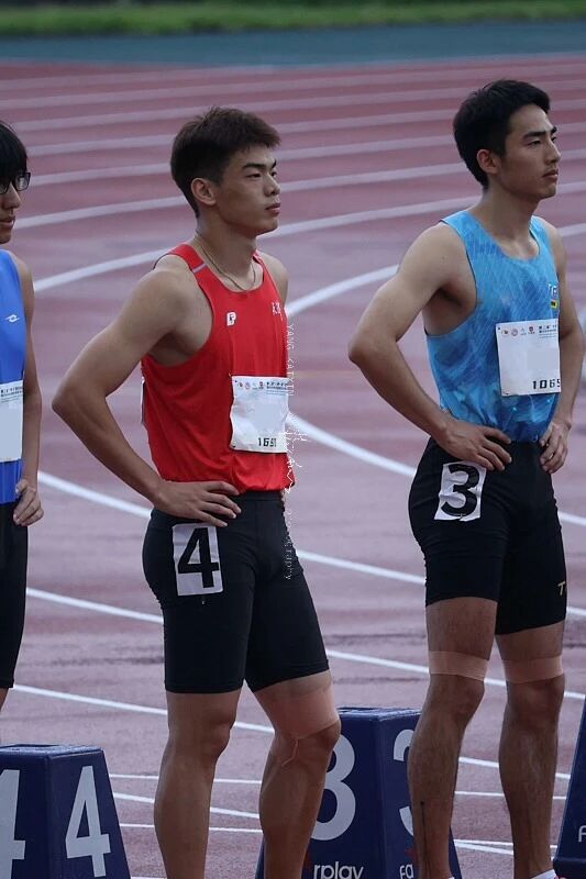 勇敢去闯，去试，去拼，哪怕遍体鳞伤，也胜过遗憾收场。 
