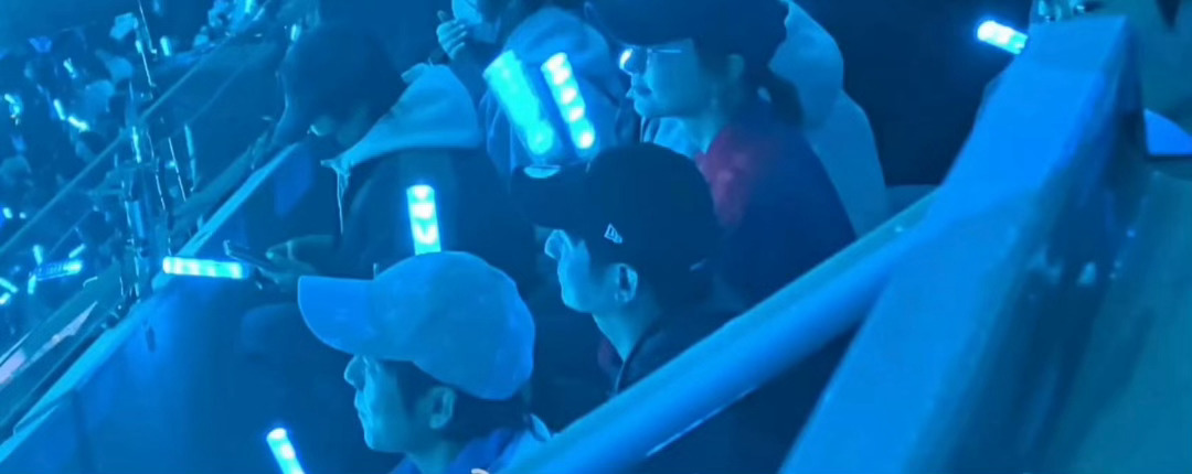 快乐家族去了张杰演唱会 哦莫！ 