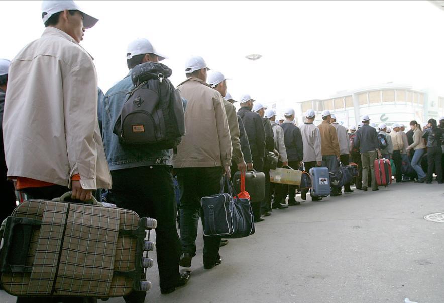 高市早苗的心腹遭围攻！日本众议院选战正打得胶着，经济安全保障兼与外国人有序共生社