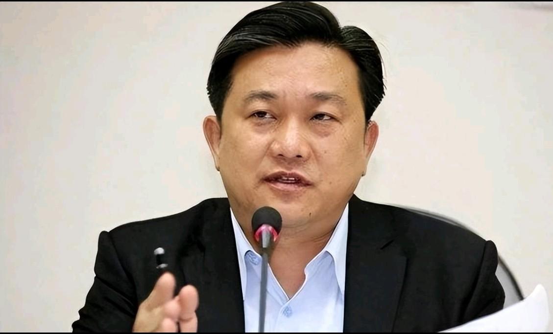 “台独”顽固分子王定宇点名对郑丽文发难！1月29日，王定宇放话声称，中国一天到晚