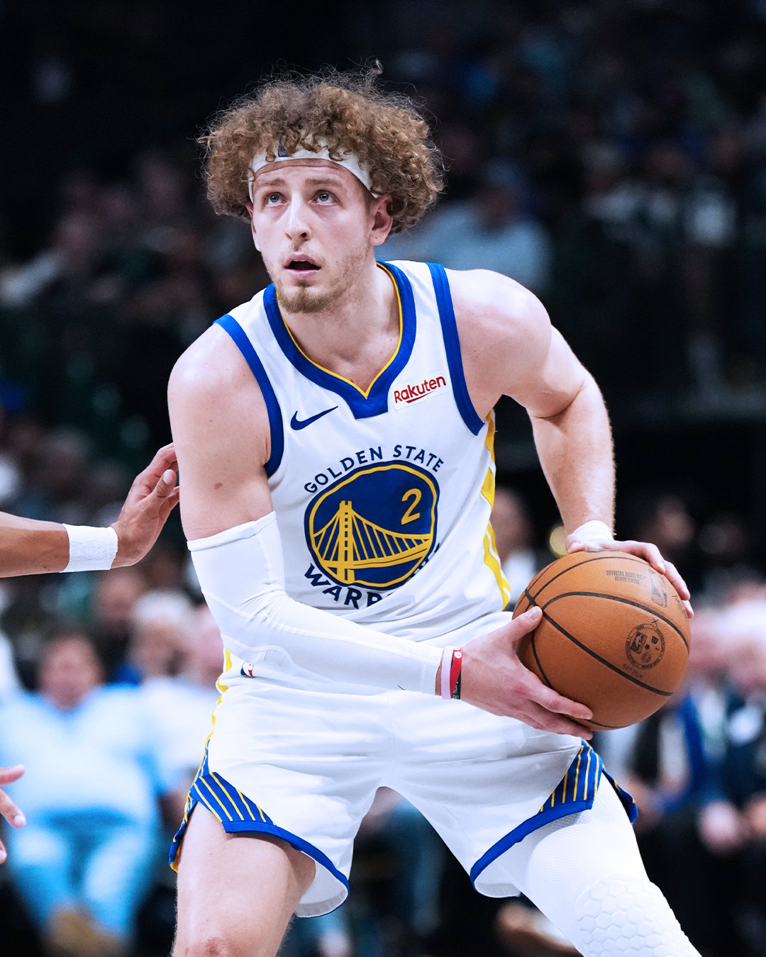 波齐姆斯基20分，10篮板，6助攻，1助攻，1盖帽。勇士加时战胜独行侠