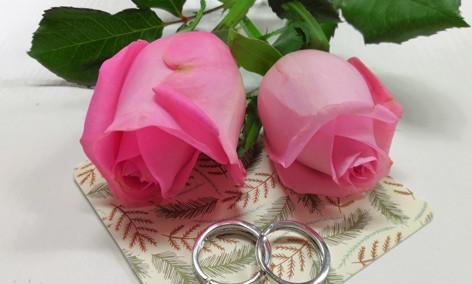 村里老人去世了，老人有两个儿子，大儿子不在了，出殡的时候，执事的人安排大儿子的儿