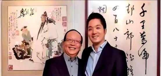 台北市长蒋万安，曾经提起自家的“亲爷爷”蒋经国，出口的第一句从来不是“爷爷”，而