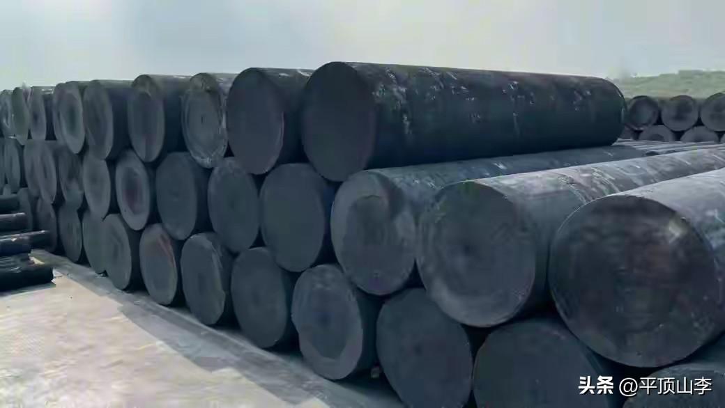 美国这一跪，扯下了“对华脱钩”的最后遮羞布

当地时间3月12日，美国国际贸易委