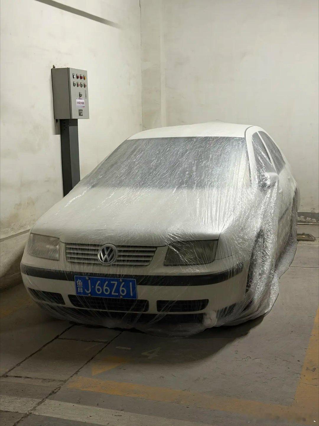 永不报废20年，20万公里，论“永不报废”它配得上，如今封存了。 